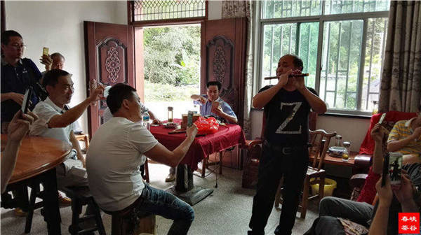 �l����������Դ������߀���{�ȴ�