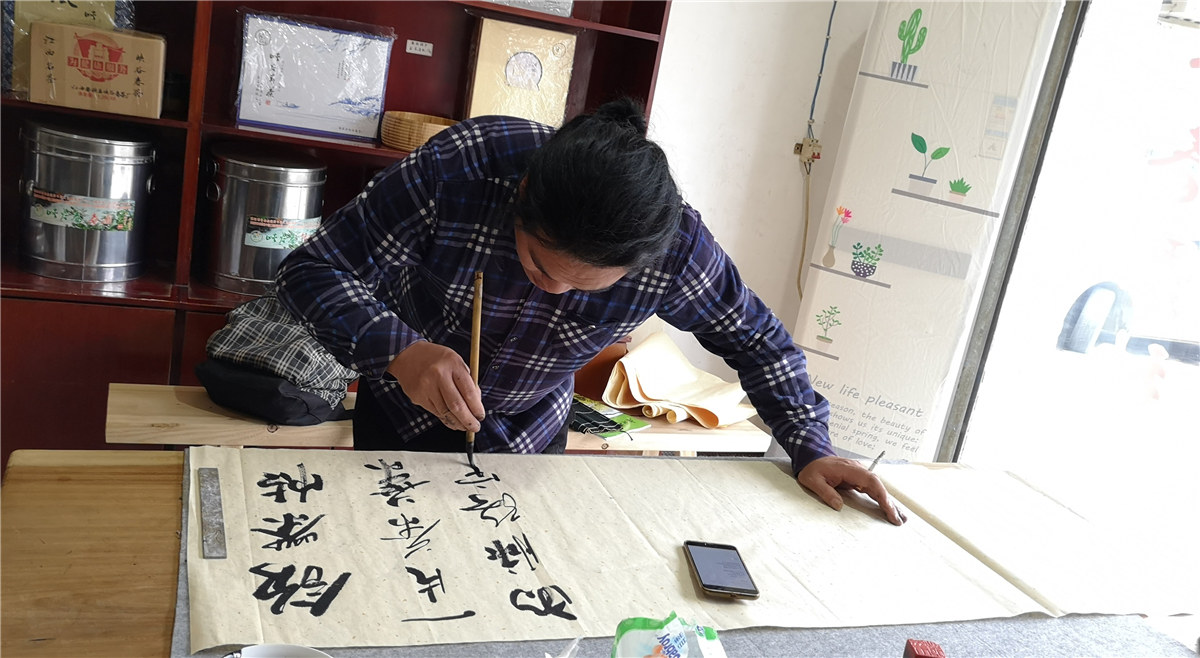 �����Һ����{�ȴ����}������