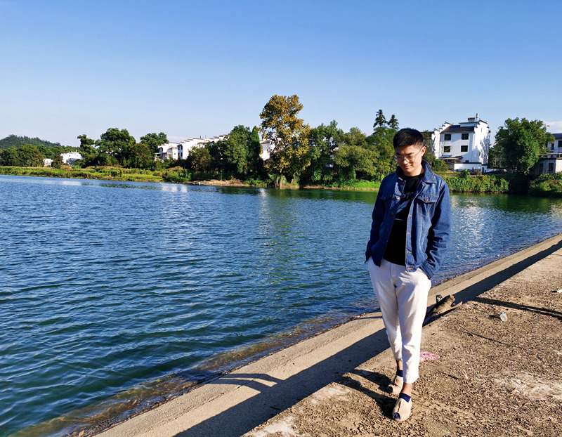 �}�{�ȴ���S