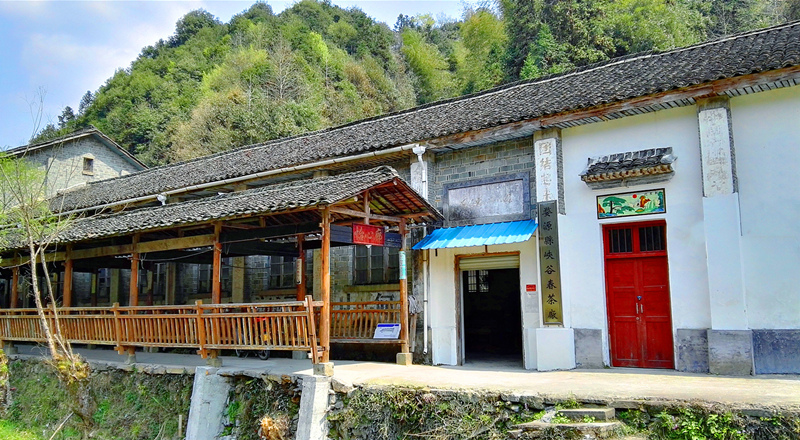 �}�{�ȴ���S